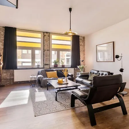 Apartamento Tastefully Renovated In Retro-style In Centre Of