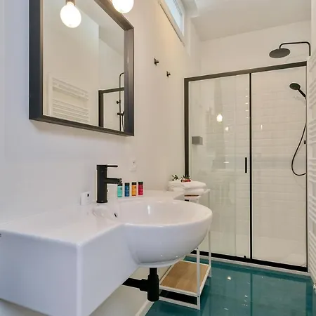Apartamento Tastefully Renovated In Retro-style In Centre Of *